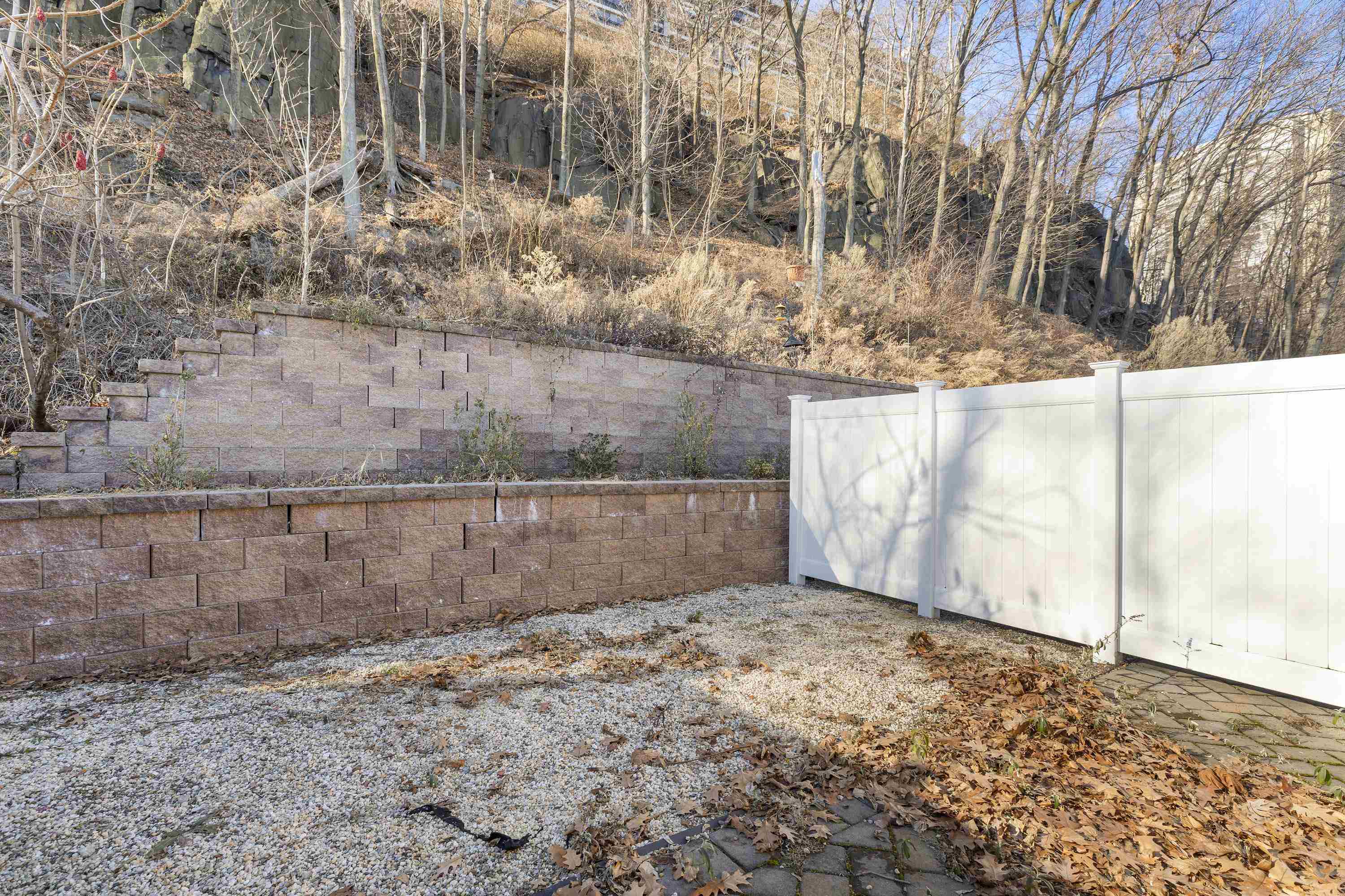 640 Undercliff Avenue Edgewater, NJ 07020 - Photo 19 of 26