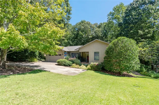 $439,000 | 211 Cherokee Drive, Fair Play, SC 29643