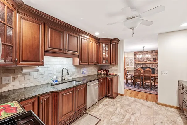 $439,000 | 211 Cherokee Drive, Fair Play, SC 29643