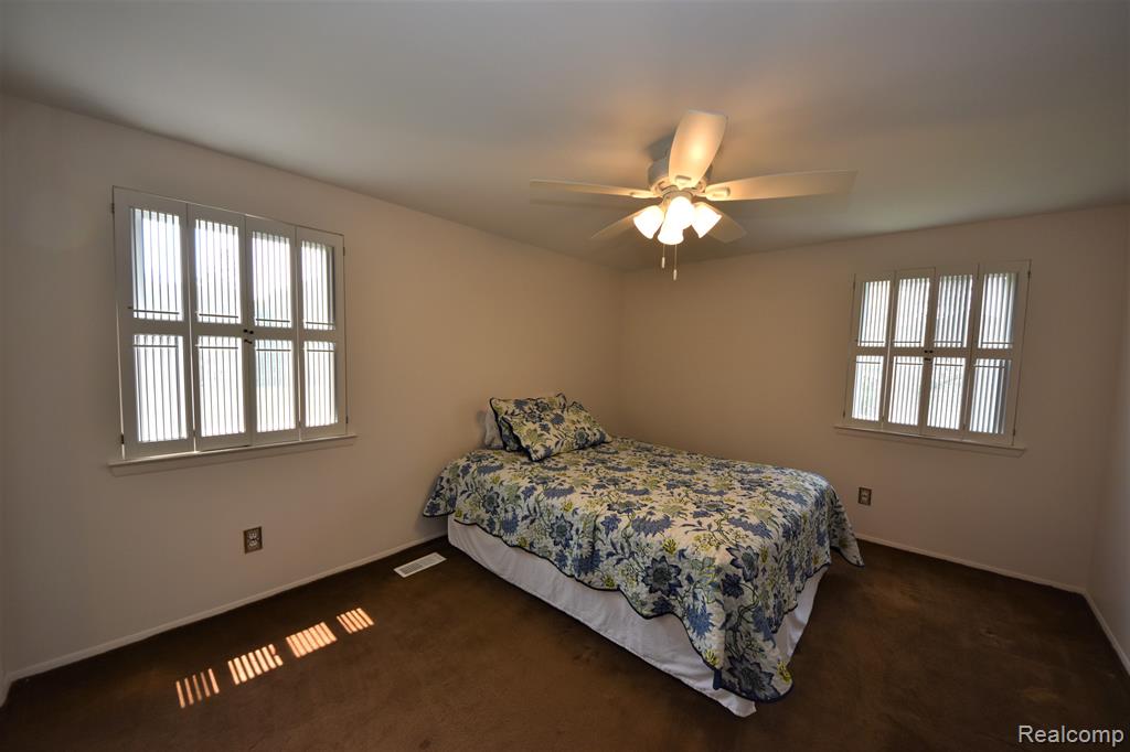 29679 High Valley Road Farmington Hills, MI 48331 - Photo 15 of 31