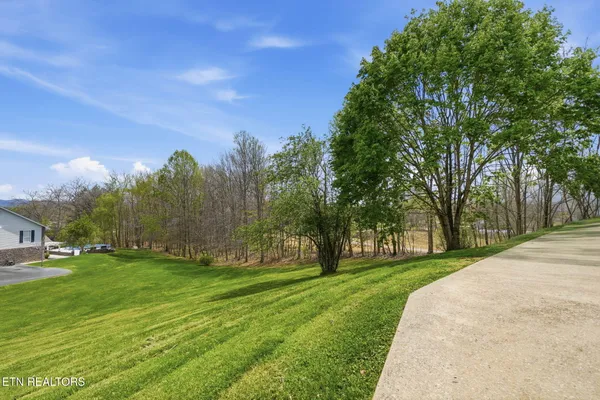 $294,900 | 191 Ashley Lane, Oneida, TN 37841