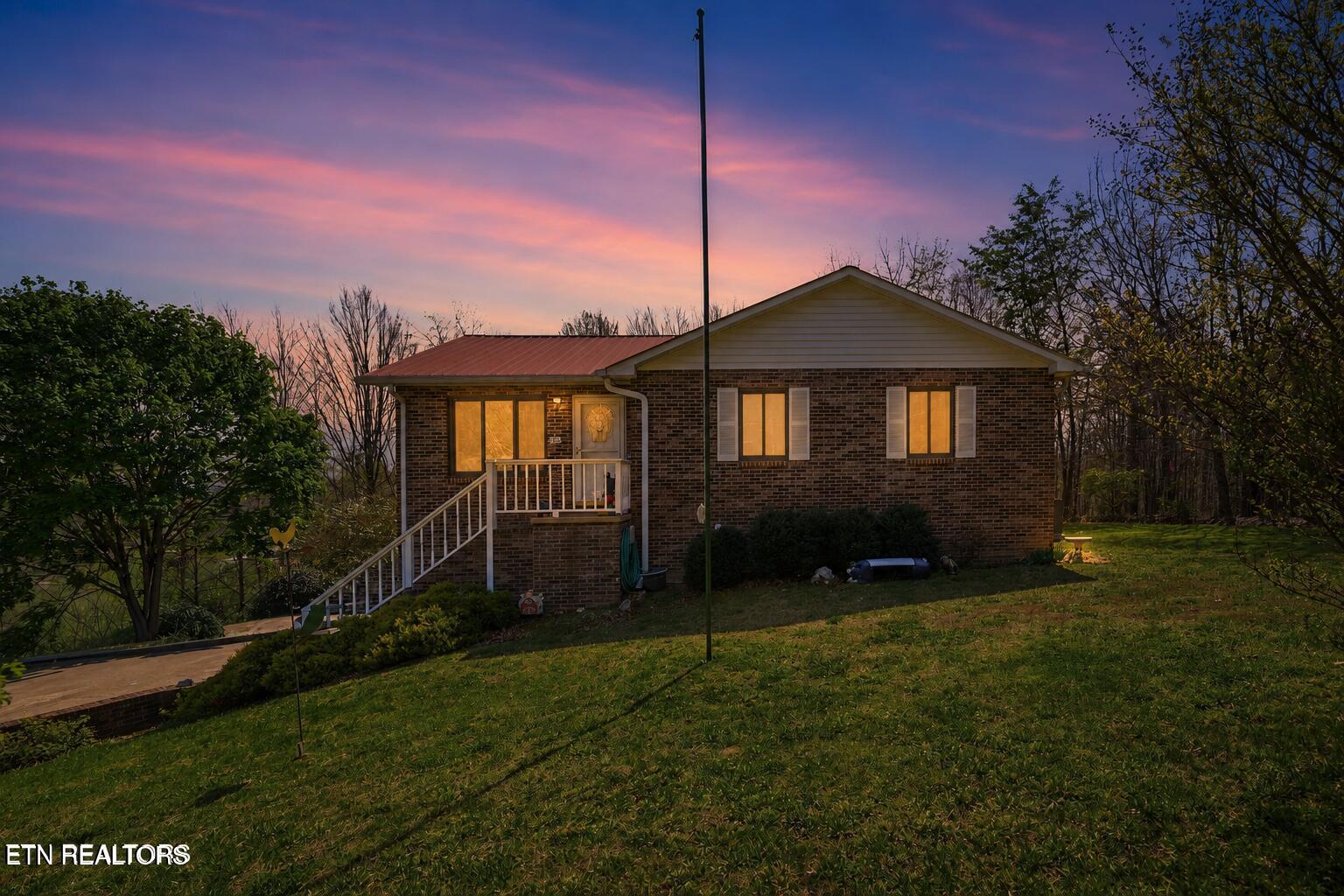 191 Ashley Lane Oneida, TN 37841 - Photo 34 of 34 tlight