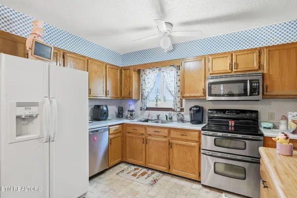 $294,900 | 191 Ashley Lane, Oneida, TN 37841