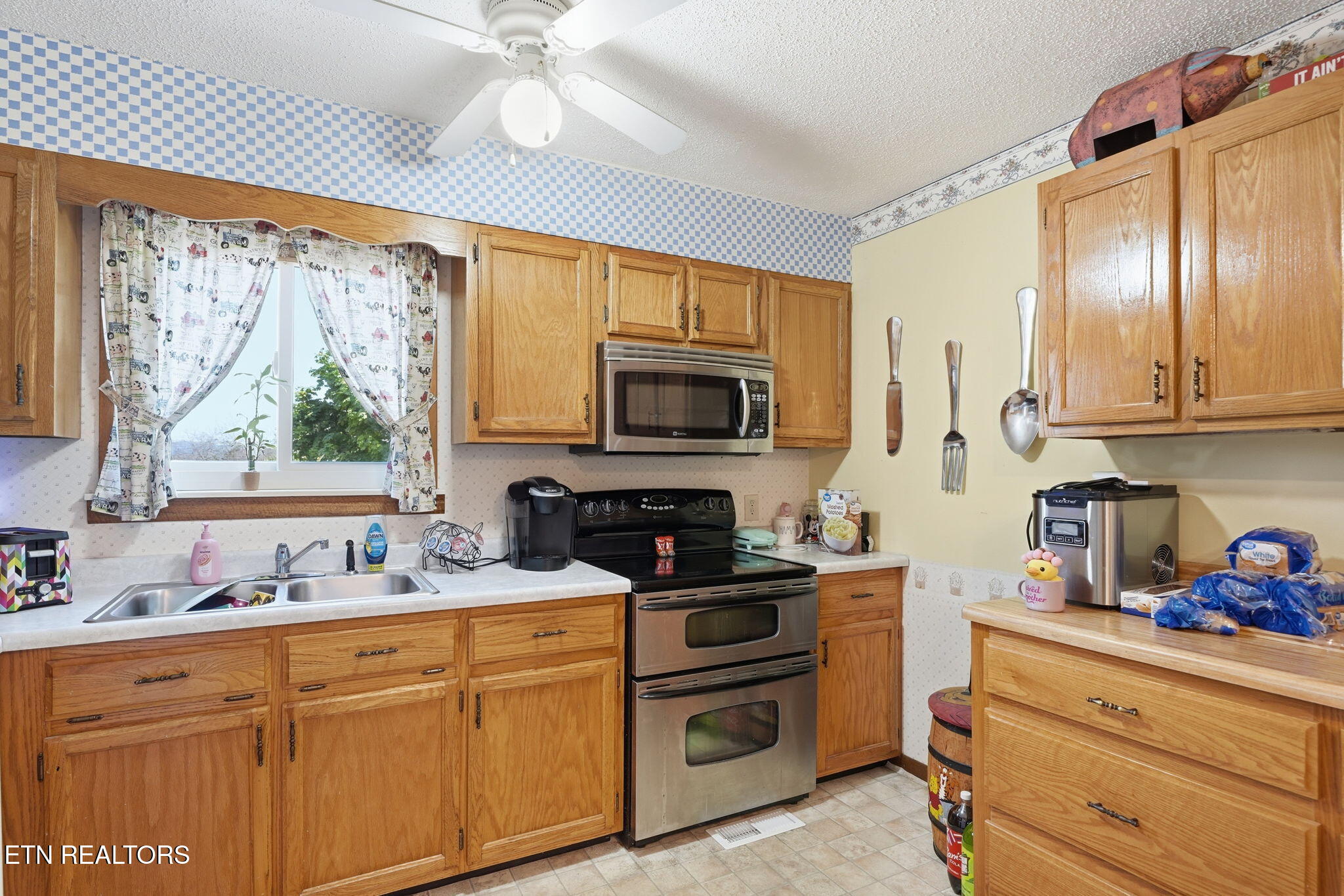 191 Ashley Lane Oneida, TN 37841 - Photo 7 of 33 25-web-or-mls-011_DSC08134