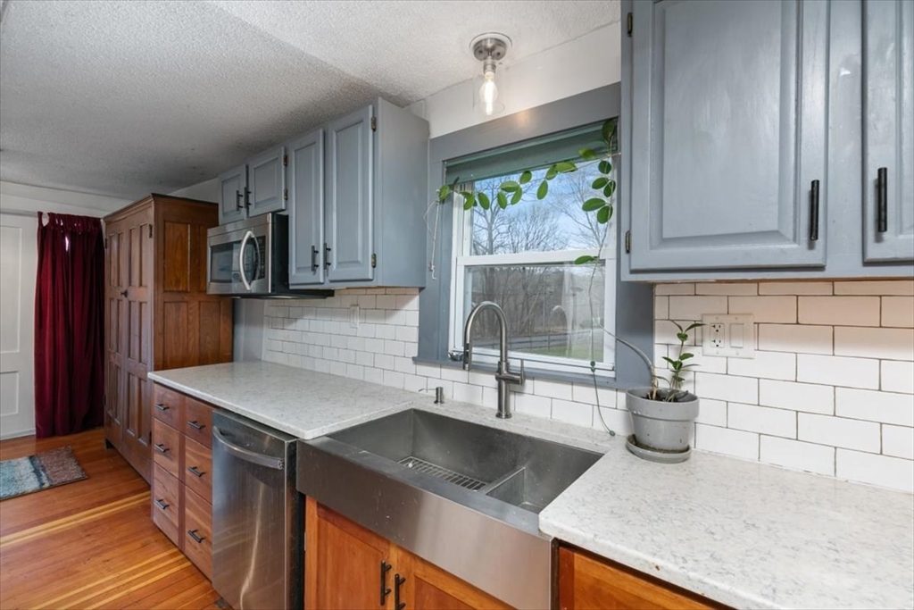 134 South Cross Road Haverhill, MA 01835 - Photo 15 of 42