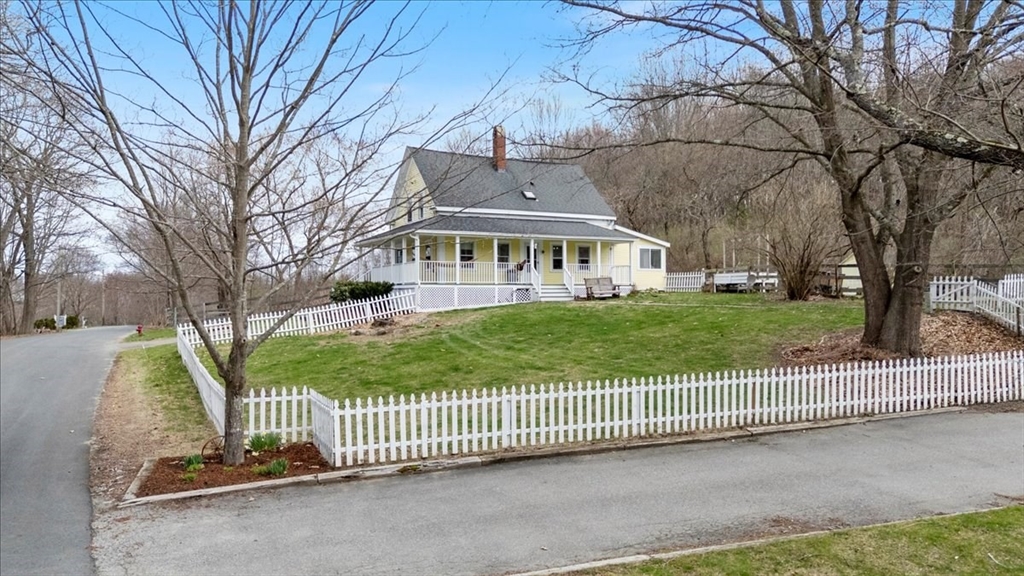 134 South Cross Road Haverhill, MA 01835 - Photo 4 of 42