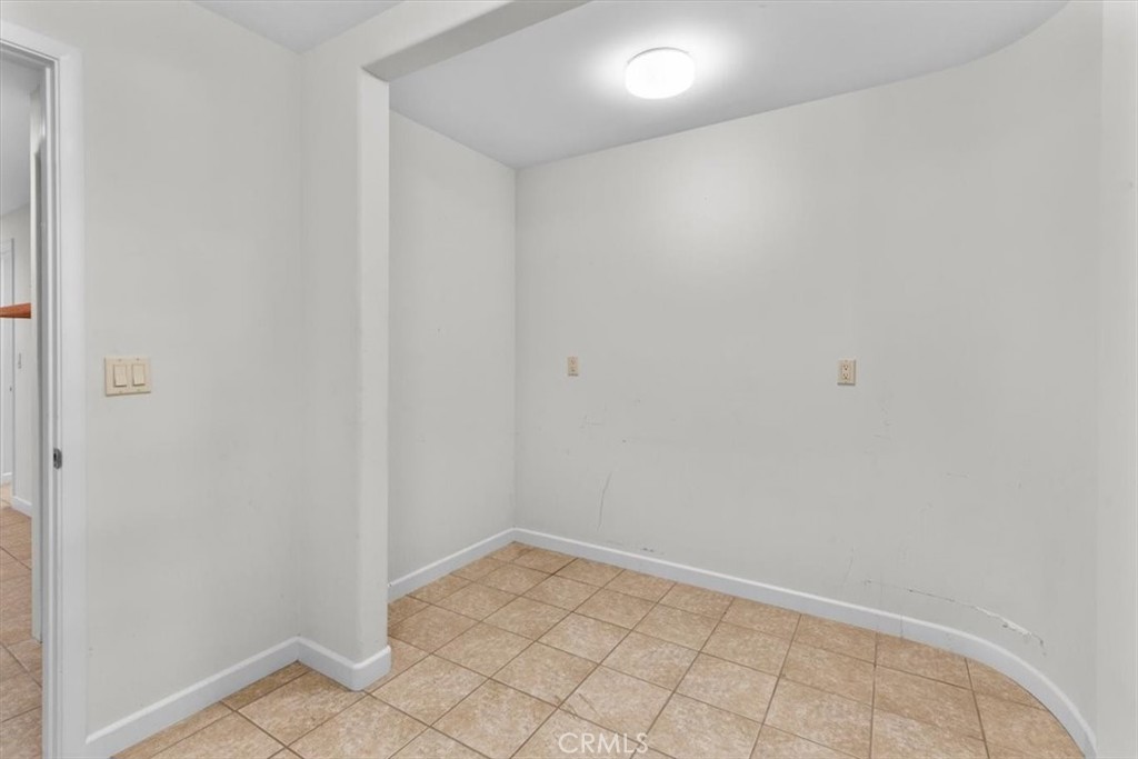 2377 Silver Ridge Avenue Los Angeles, CA 90039 - Photo 38 of 46 a view of an empty room