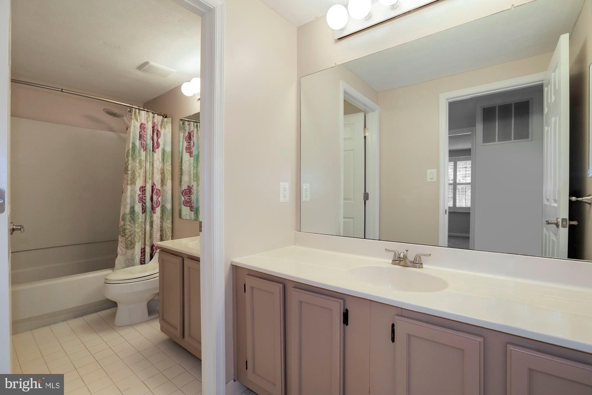 385 Yorkshire Lane Riva, MD 21140 - Photo 24 of 36 2nd Fl Full Bath