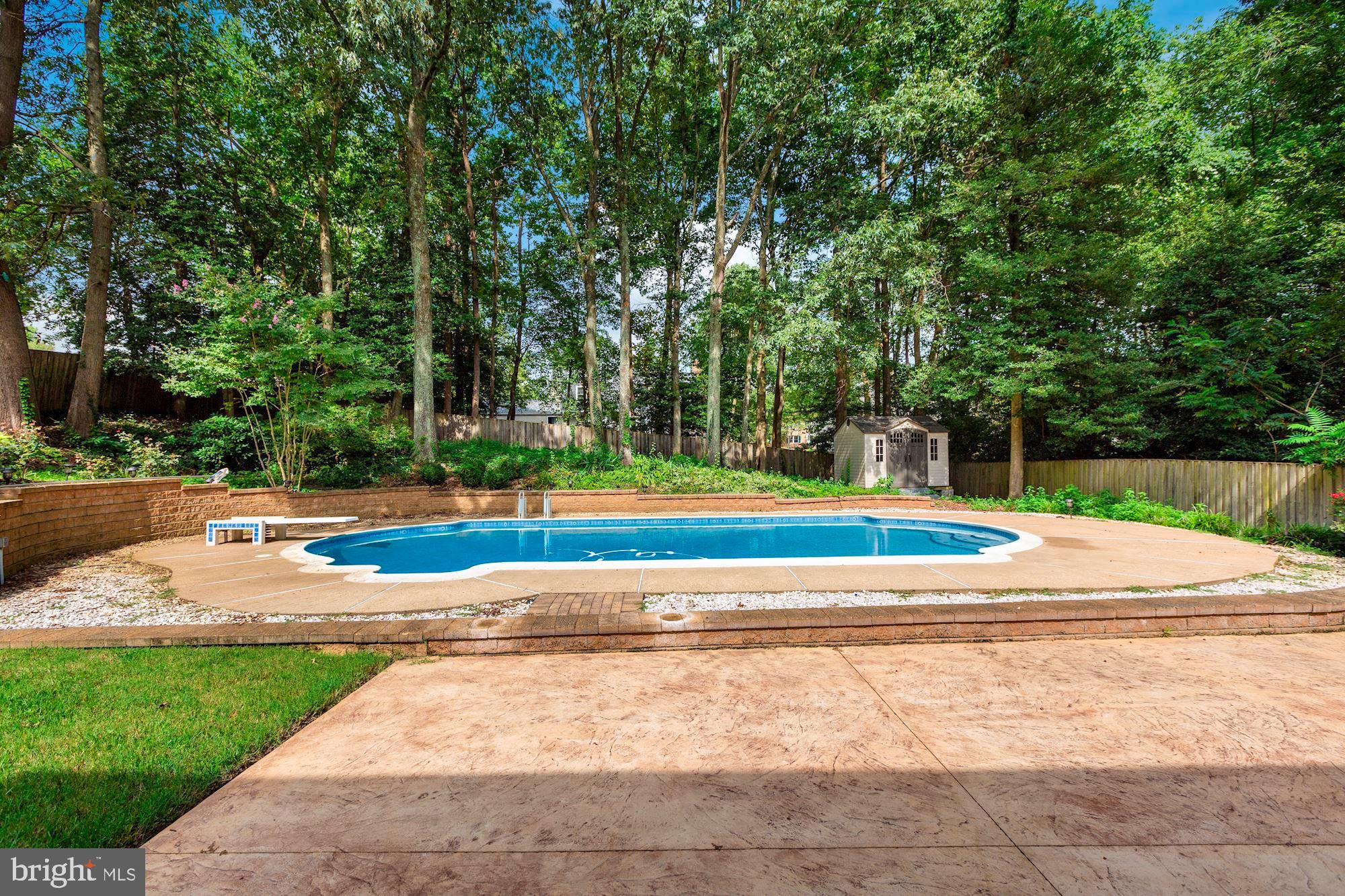 385 Yorkshire Lane Riva, MD 21140 - Photo 33 of 36 Spectacular pool