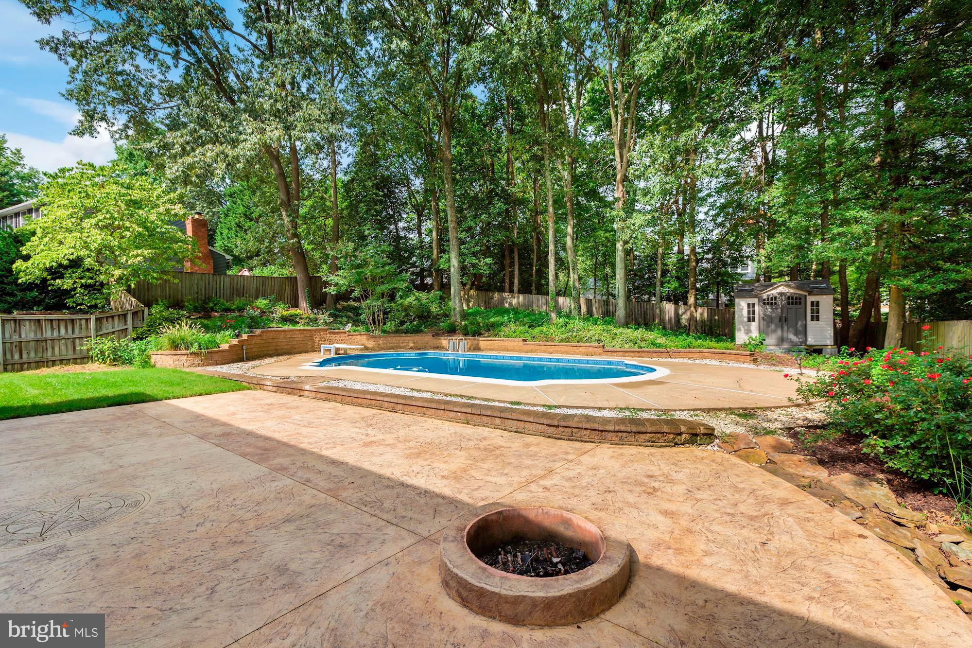 385 Yorkshire Lane Riva, MD 21140 - Photo 5 of 36 Private back yard with fire pit