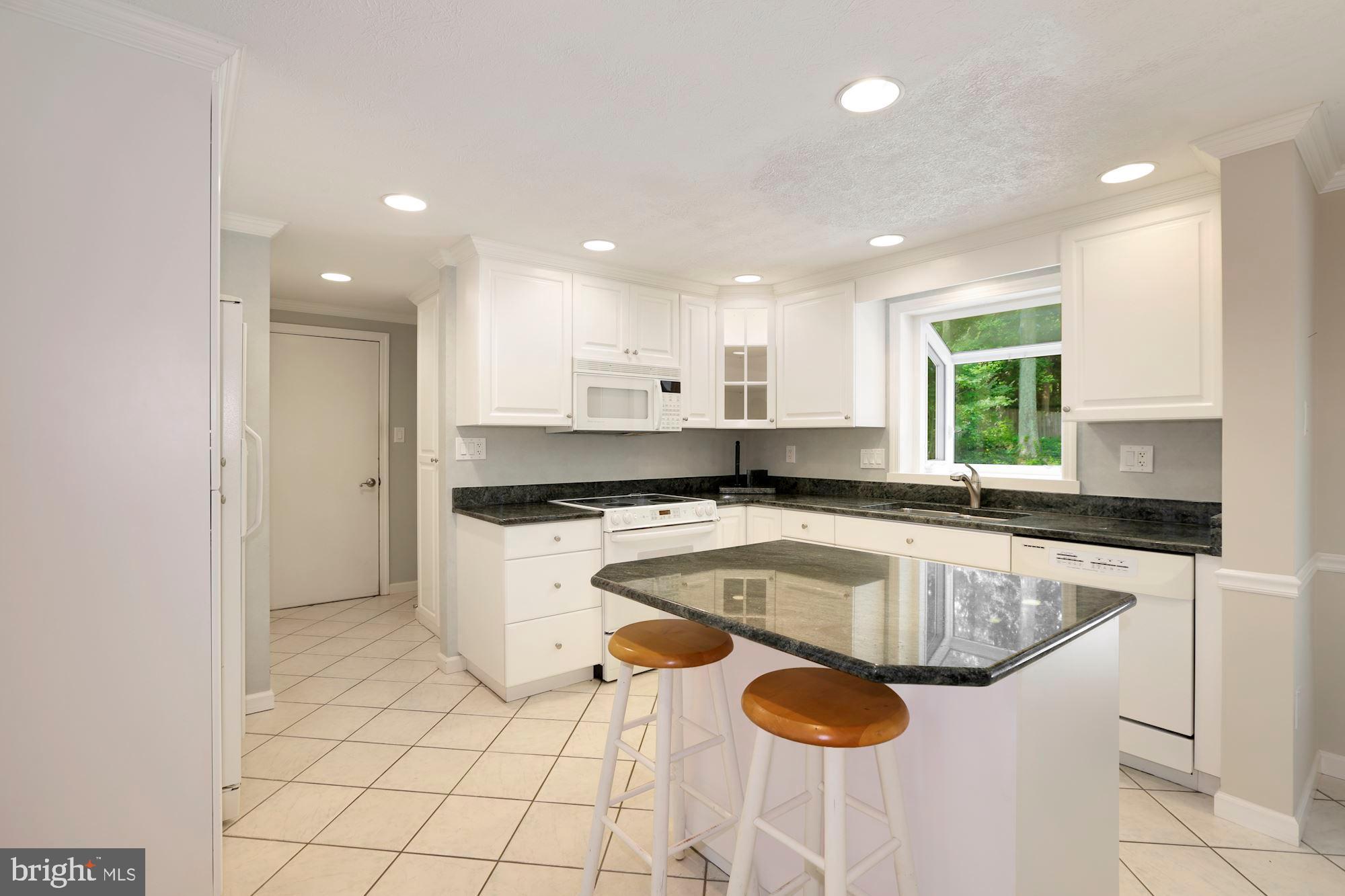 385 Yorkshire Lane Riva, MD 21140 - Photo 6 of 36 Kitchen w/double pantries, laundry and powder room