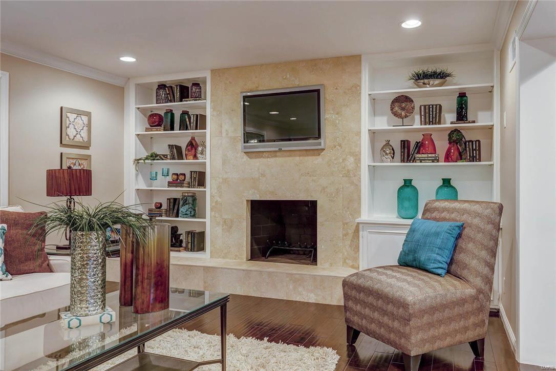 211 Rondelay Court Creve Coeur, MO 63141 - Photo 6 of 28 Gallery Image 6