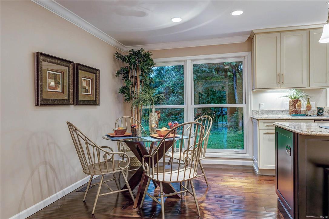 211 Rondelay Court Creve Coeur, MO 63141 - Photo 10 of 28 Gallery Image 10