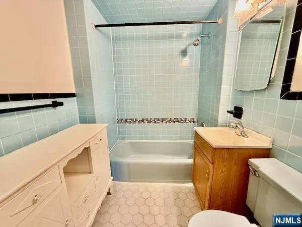 $2,500 | 46 Frances Street, Unit 2, Clifton, NJ 07014