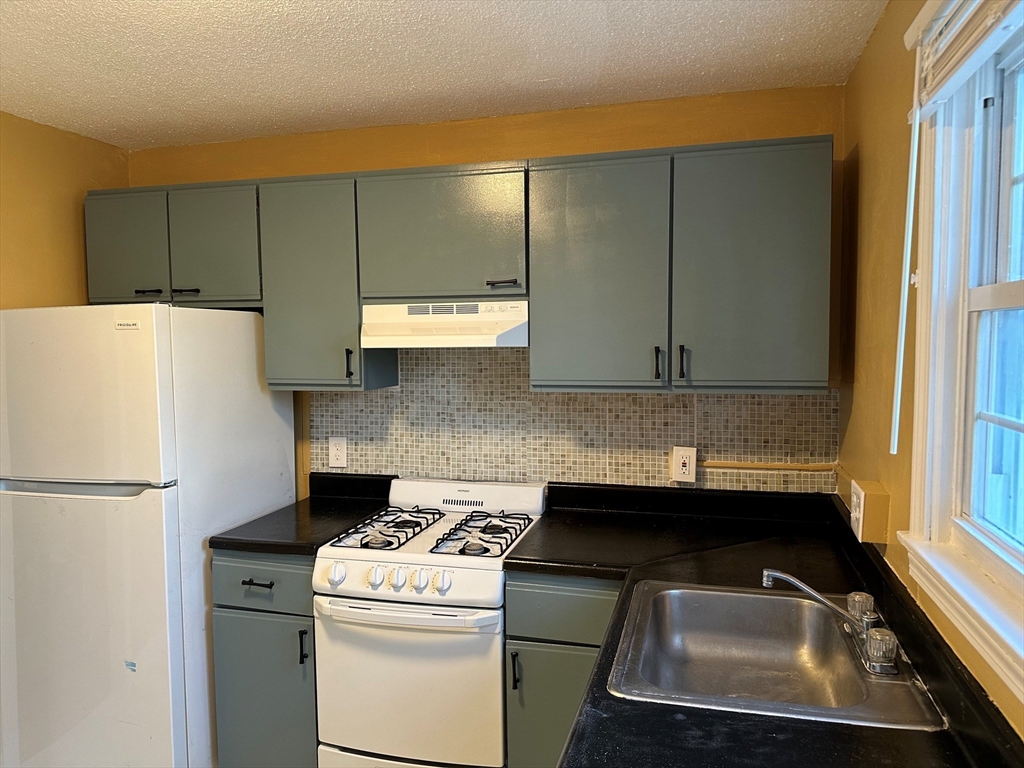 483 Cold Spring Avenue, Unit 2A West Springfield, MA 01089 - Photo 13 of 15 Gallery Image 13