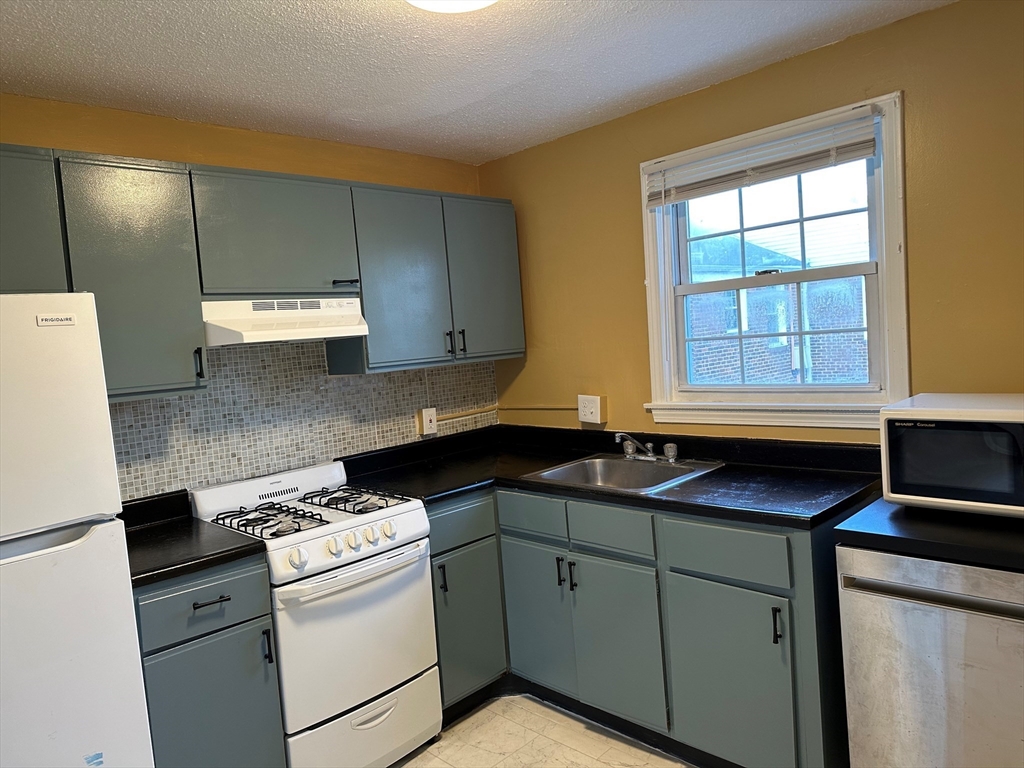 483 Cold Spring Avenue, Unit 2A West Springfield, MA 01089 - Photo 14 of 15 Gallery Image 14