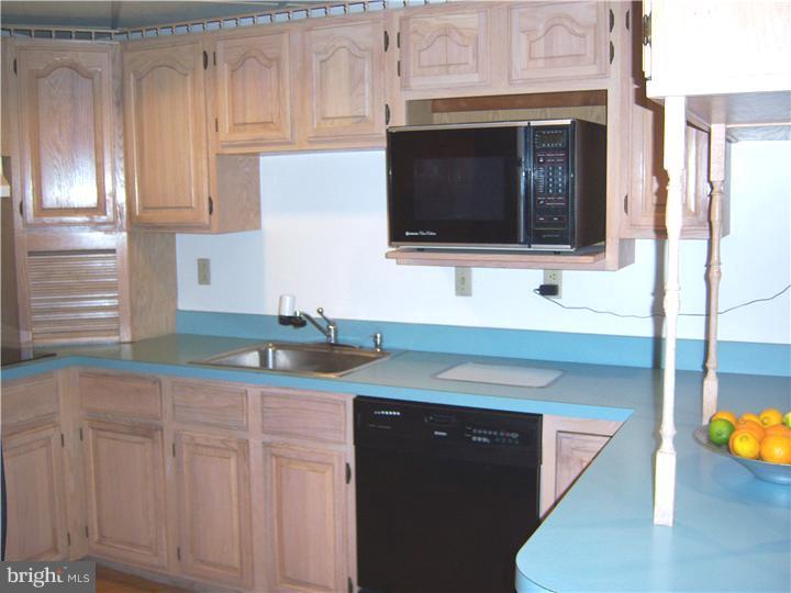 117 Terrace Road Levittown, PA 19056 - Photo 8 of 21 Kitchen