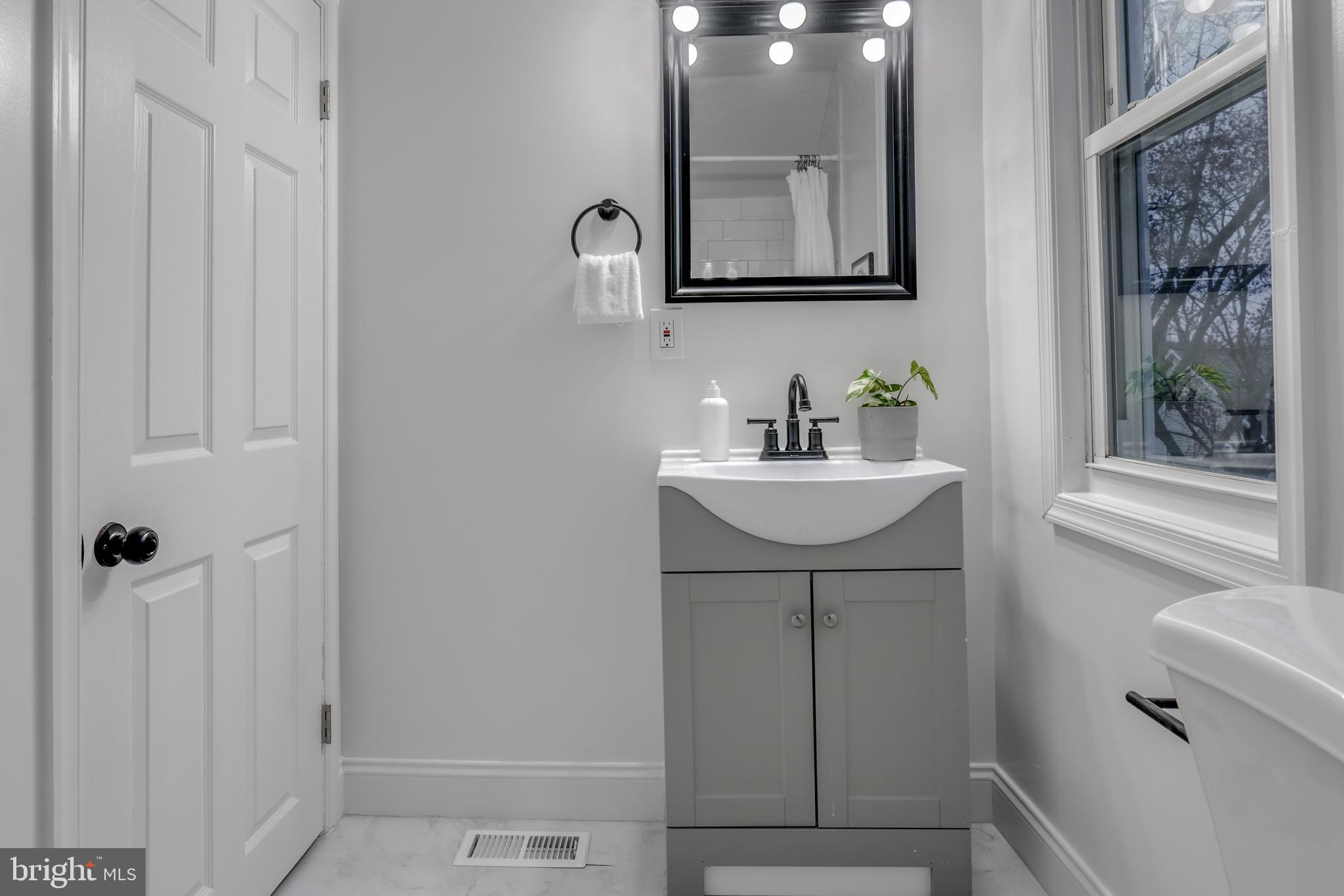 5320 Catalpha Road Baltimore, MD 21214 - Photo 42 of 63