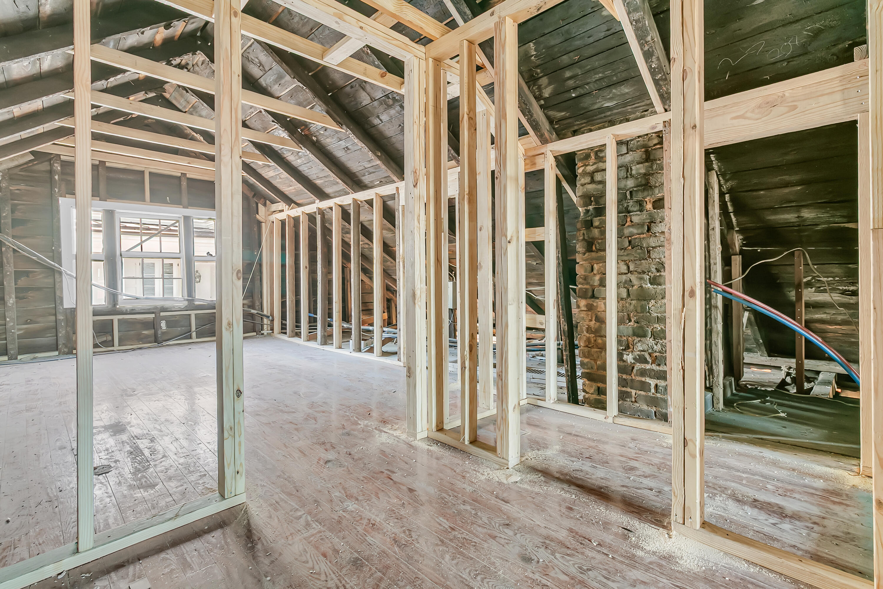 153 Queen Street Charleston, SC 29401 - Photo 14 of 26 3rd Floor Bedroom