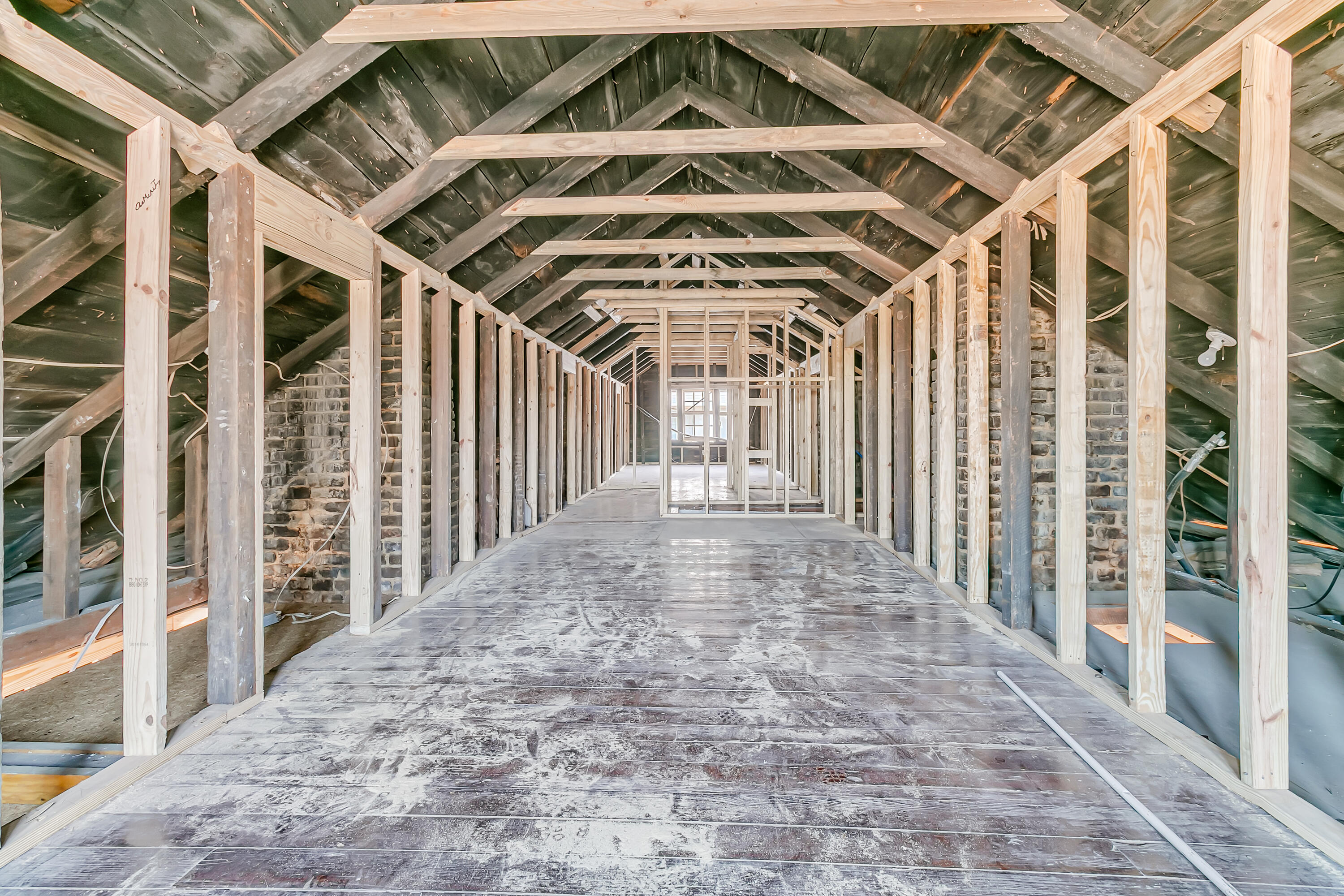153 Queen Street Charleston, SC 29401 - Photo 17 of 26 3rd Floor Bedroom