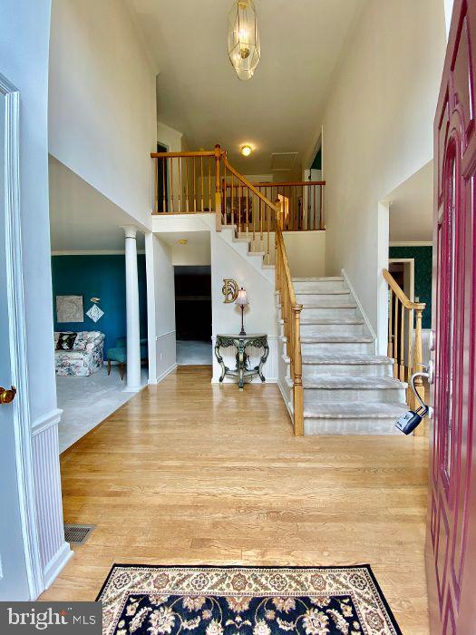 891 Slate Hill Road Yardley, PA 19067 - Photo 7 of 56 Foyer/Living Room Entrance