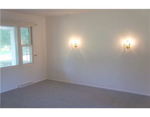 12315 Dunn Road Mishawaka, IN 46545 - Photo 4 of 12 Gallery Image 4