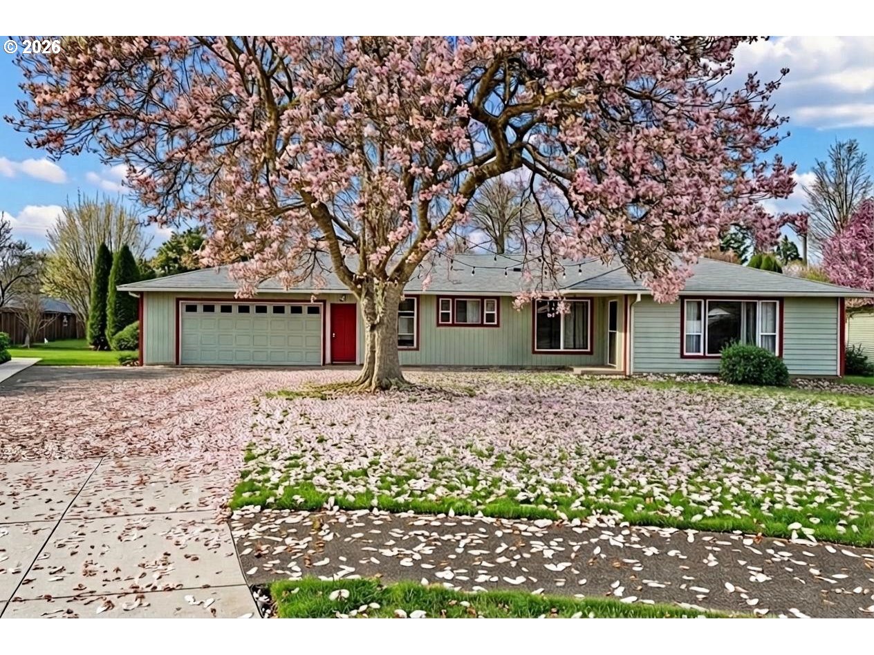280 Regal Court Eugene, OR 97401 - Photo 2 of 44