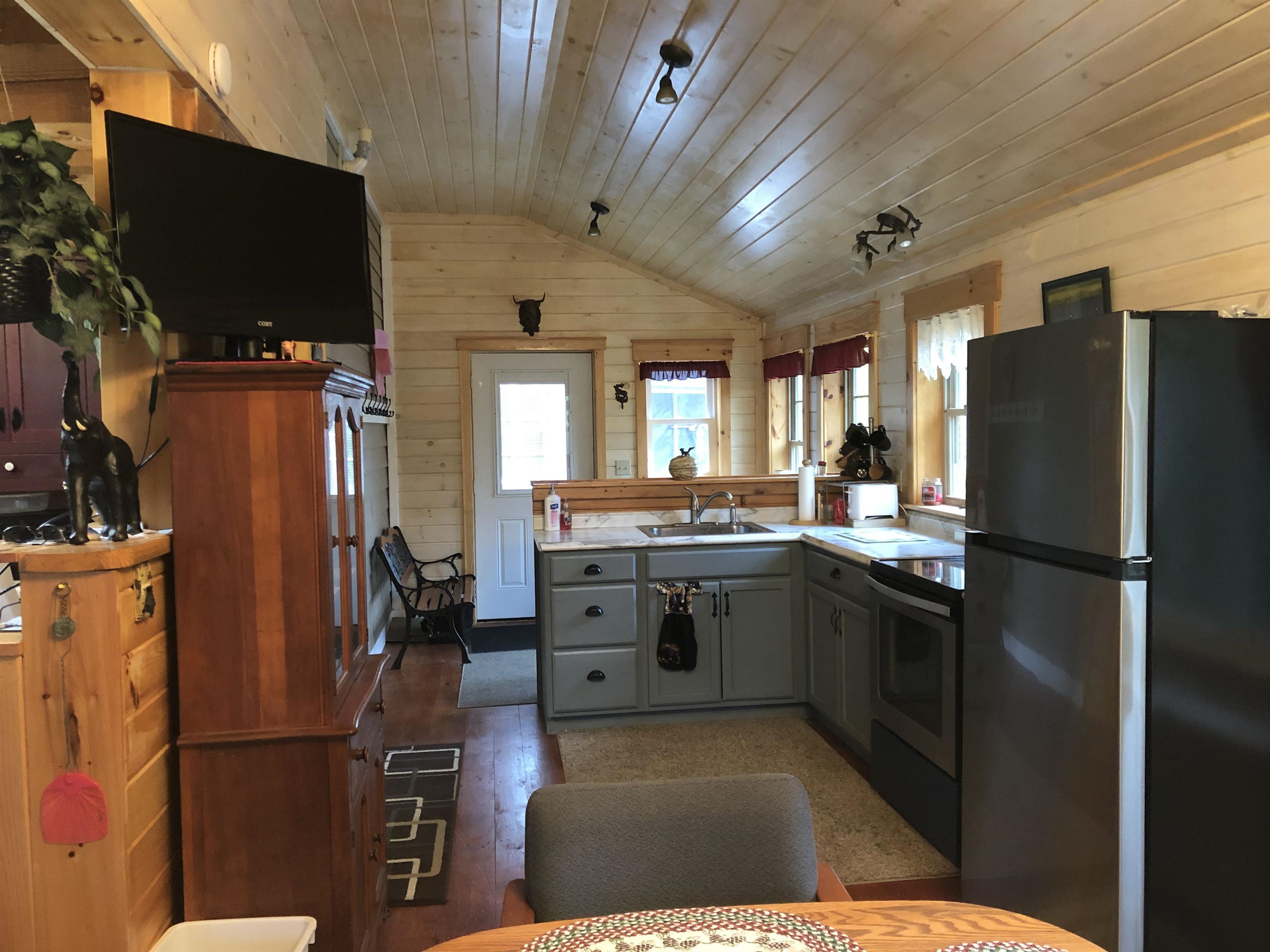 555 Bog Road Belvidere, VT 05442 - Photo 21 of 40 Gallery Image 21