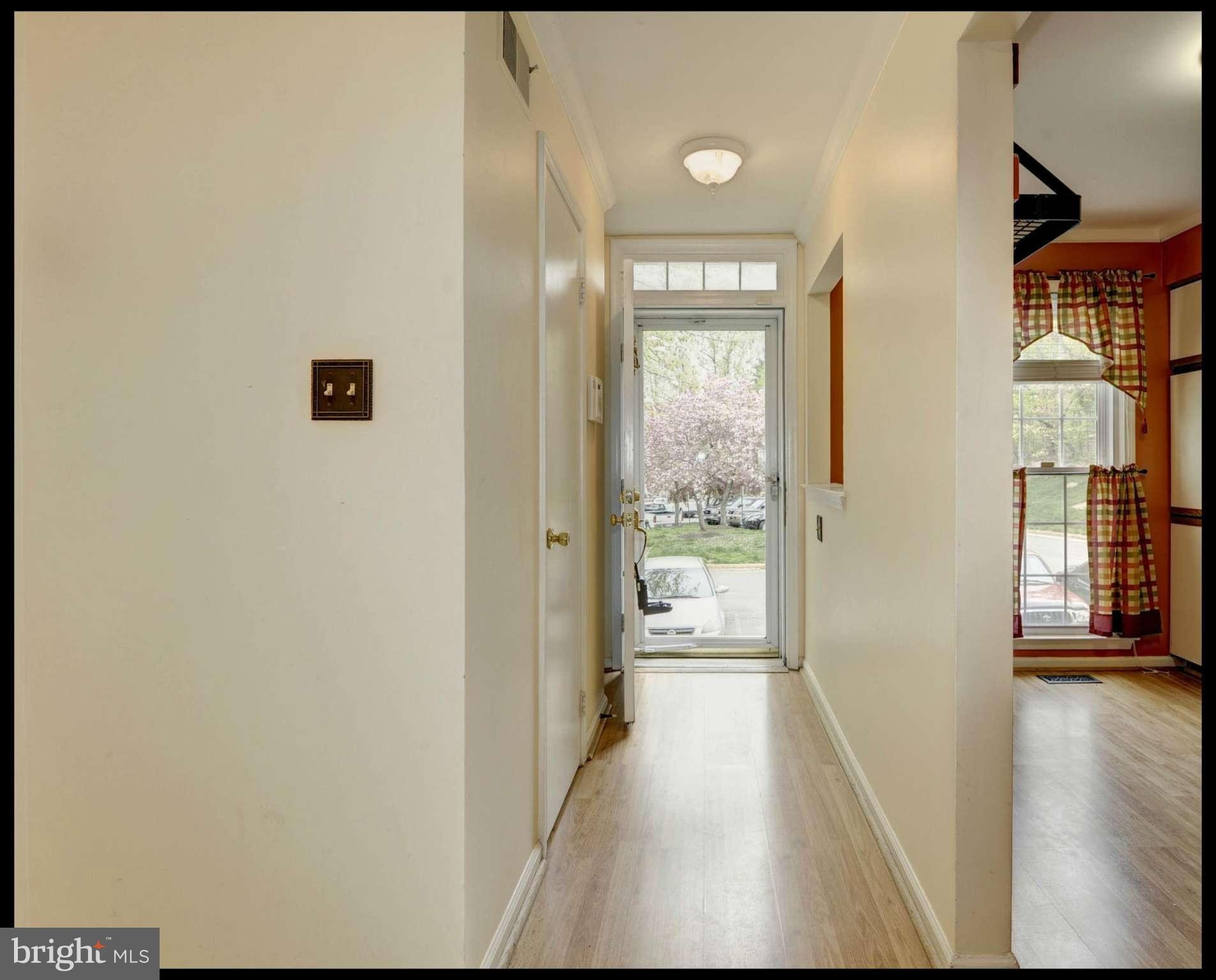 8548 Springfield Oaks Drive Springfield, VA 22153 - Photo 2 of 27 Interior (General)