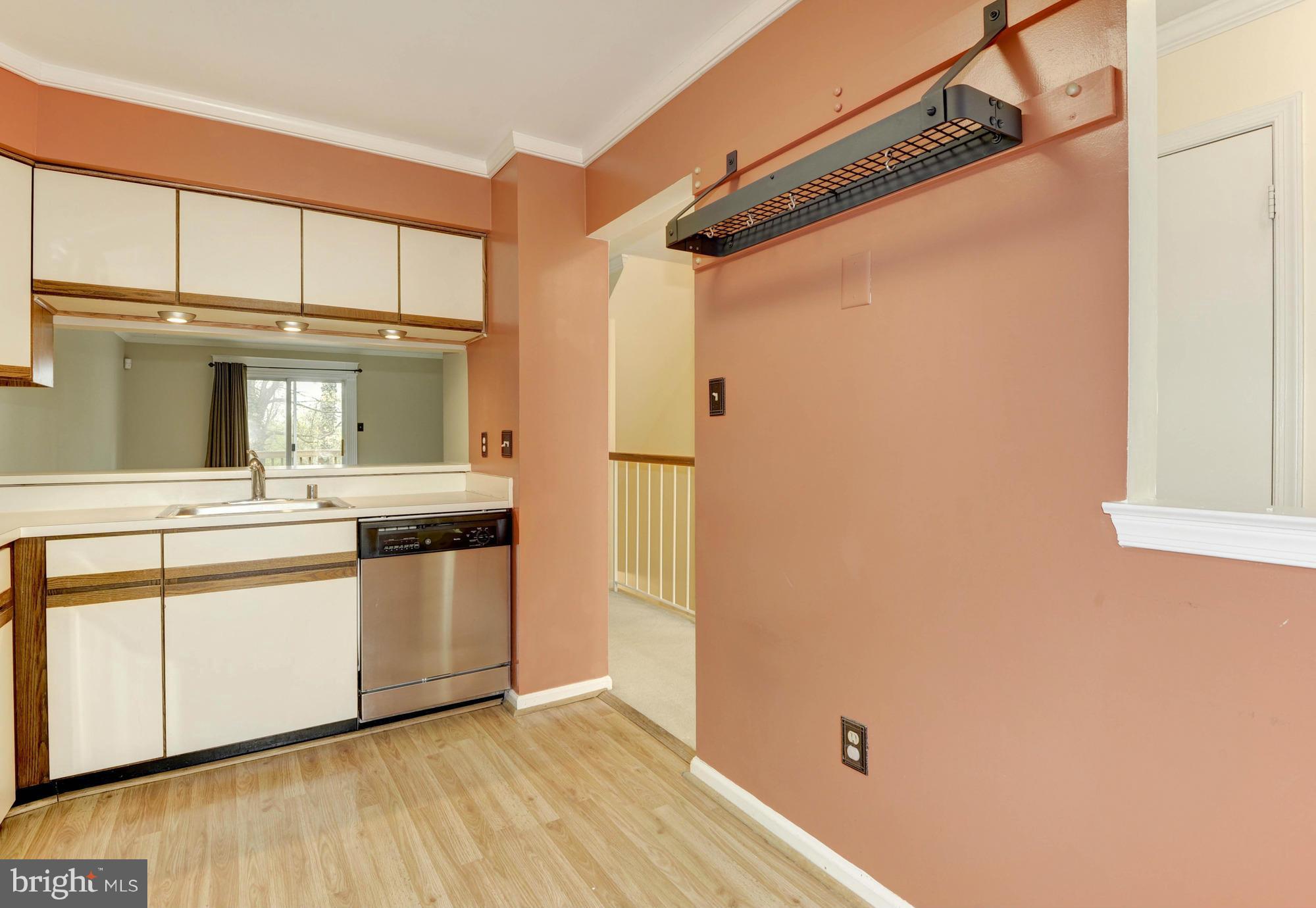 8548 Springfield Oaks Drive Springfield, VA 22153 - Photo 6 of 27 Kitchen