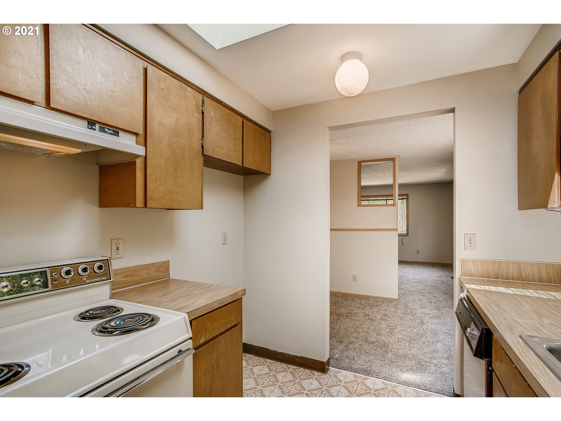 33273 Southwest Em Watts Road Scappoose, OR 97056 - Photo 5 of 32 Gallery Image 5