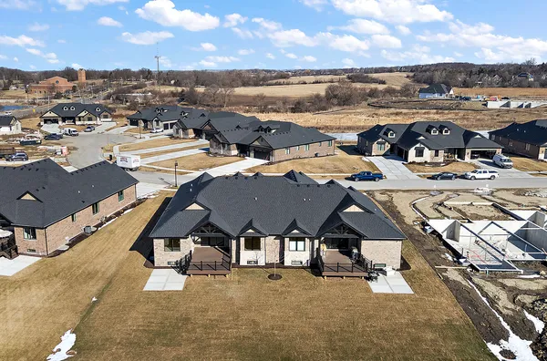 $699,000 | 11129 Lizmore Lane, Unit 37B, Orland Park, IL 60467