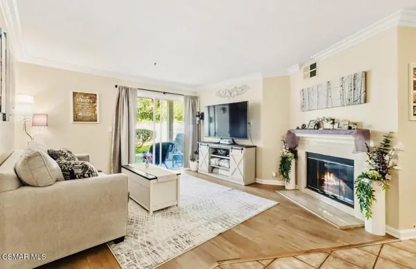 $420,000 | 5805 Oak Bend Lane, Unit 211, Oak Park, CA 91377