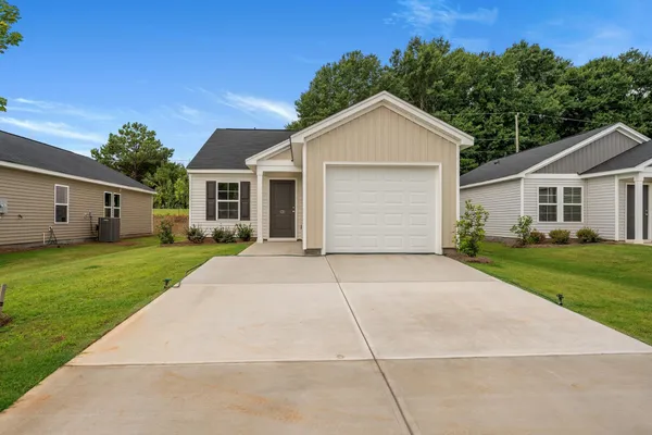 $204,500 | 131 Cloverfield Lane, Spartanburg, SC 29307