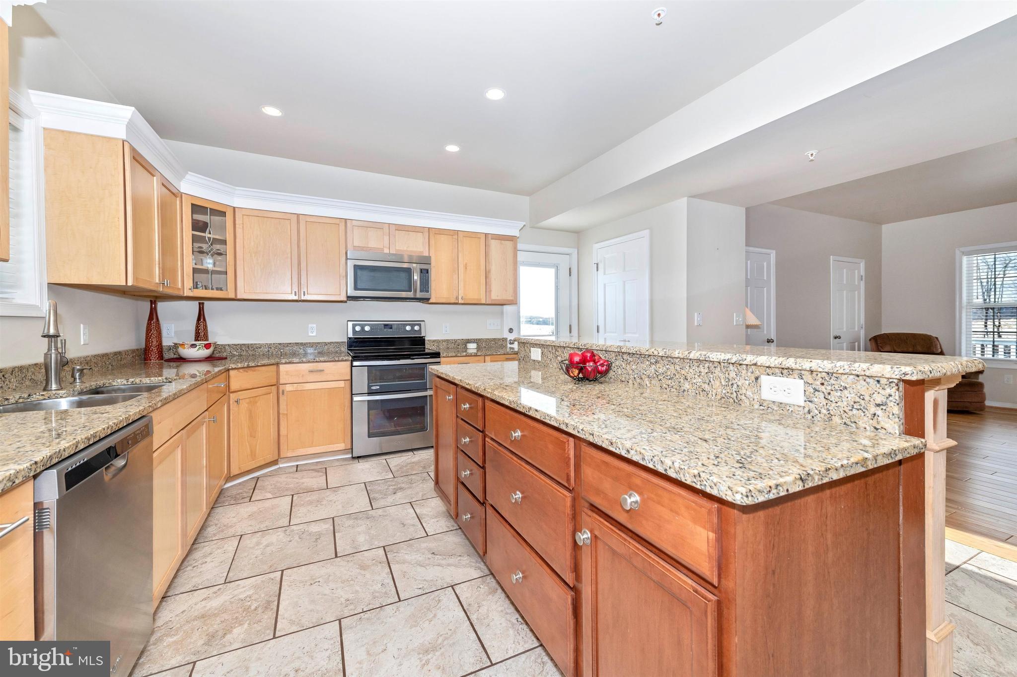 5655 Buffalo Road Mount Airy, MD 21771 - Photo 28 of 84 Kitchen has Granite Counters & Ceramic Floors