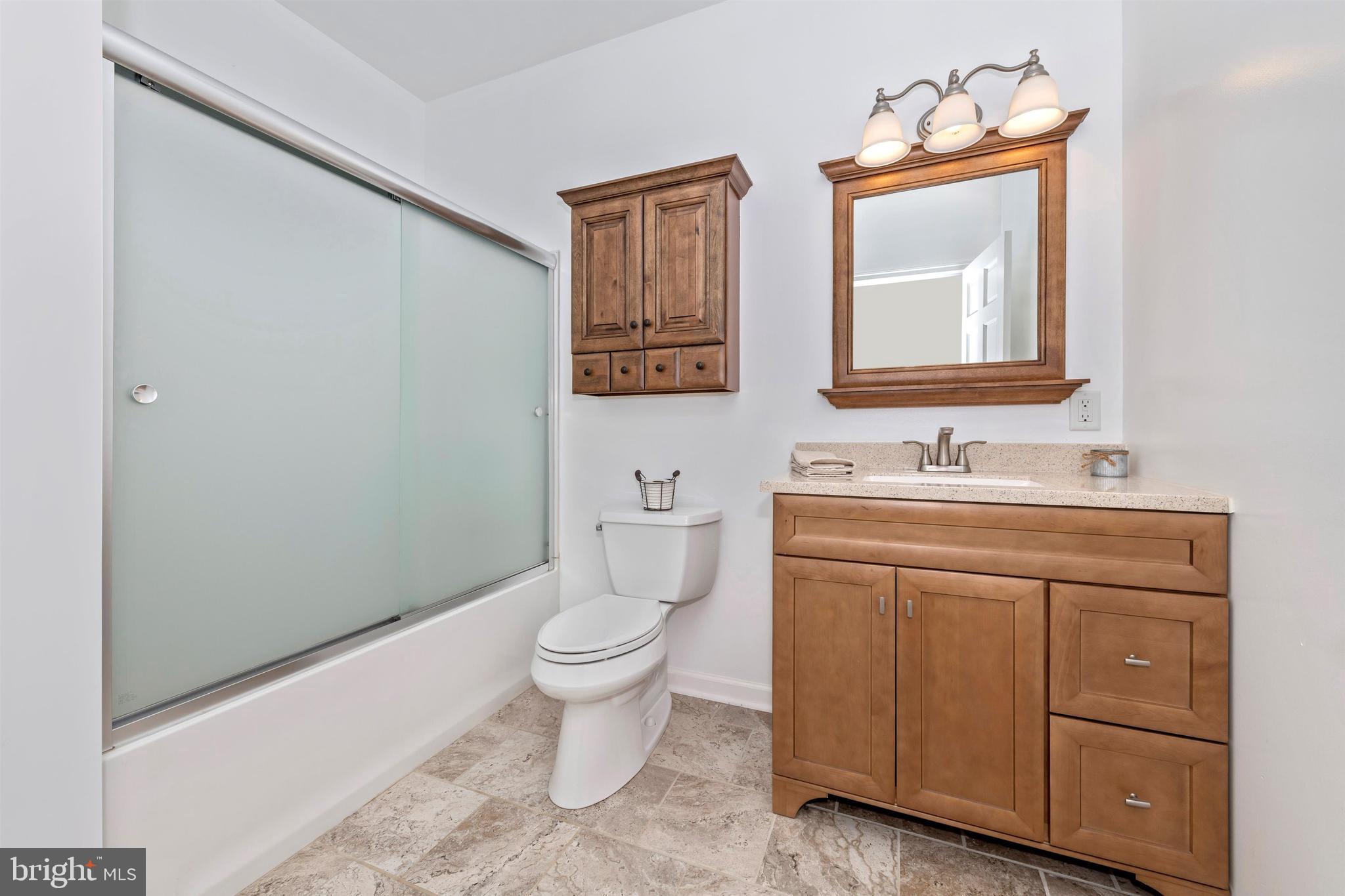 5655 Buffalo Road Mount Airy, MD 21771 - Photo 42 of 84 Main Level Hall Bath