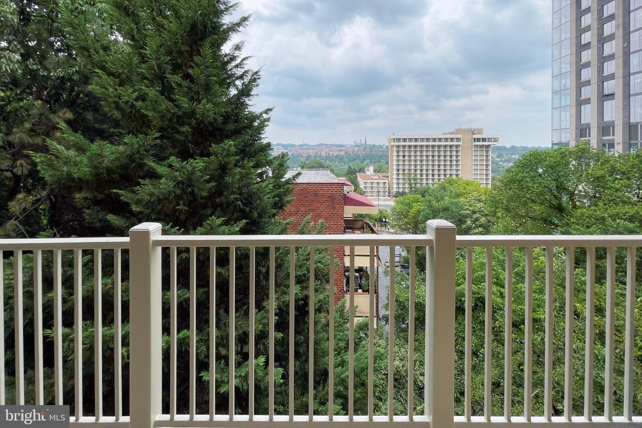 1555 North Colonial Terrace, Unit 600 Arlington, VA 22209 - Photo 9 of 29