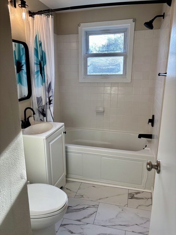 124 Newhouse Street Springfield, MA 01118 - Photo 11 of 21 Gallery Image 11
