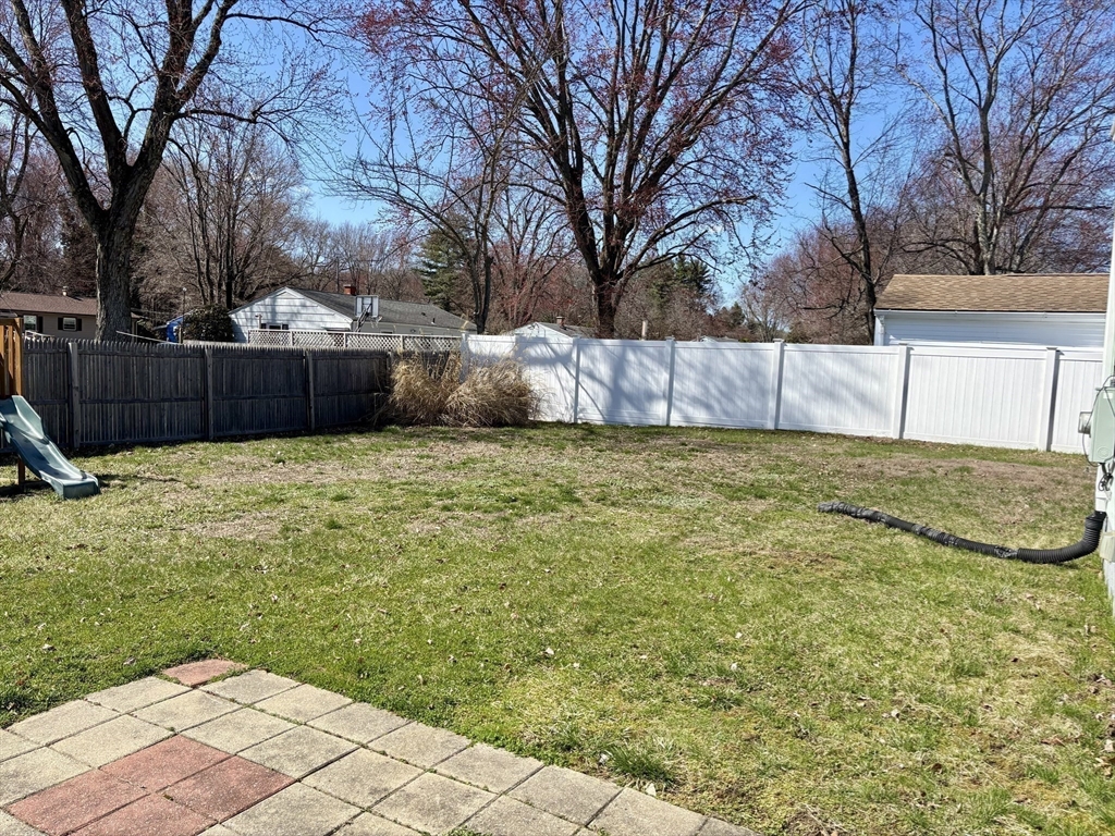 124 Newhouse Street Springfield, MA 01118 - Photo 19 of 21 Gallery Image 19