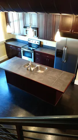 $2,000 | 5 B Market, Beaufort, SC 29906