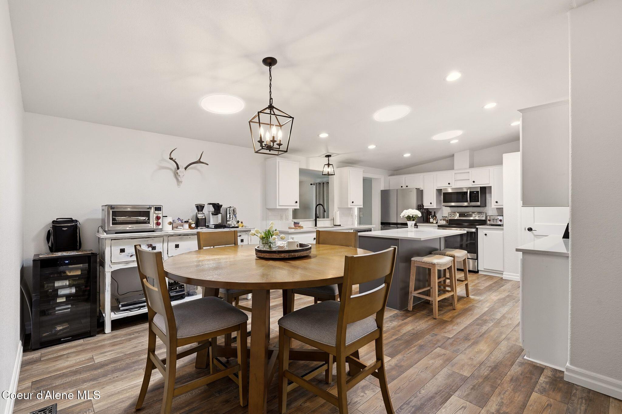 10439 West Cougar Gulch Road Coeur D'Alene, ID 83814 - Photo 102 of 128 Family Dining at the Ridge House