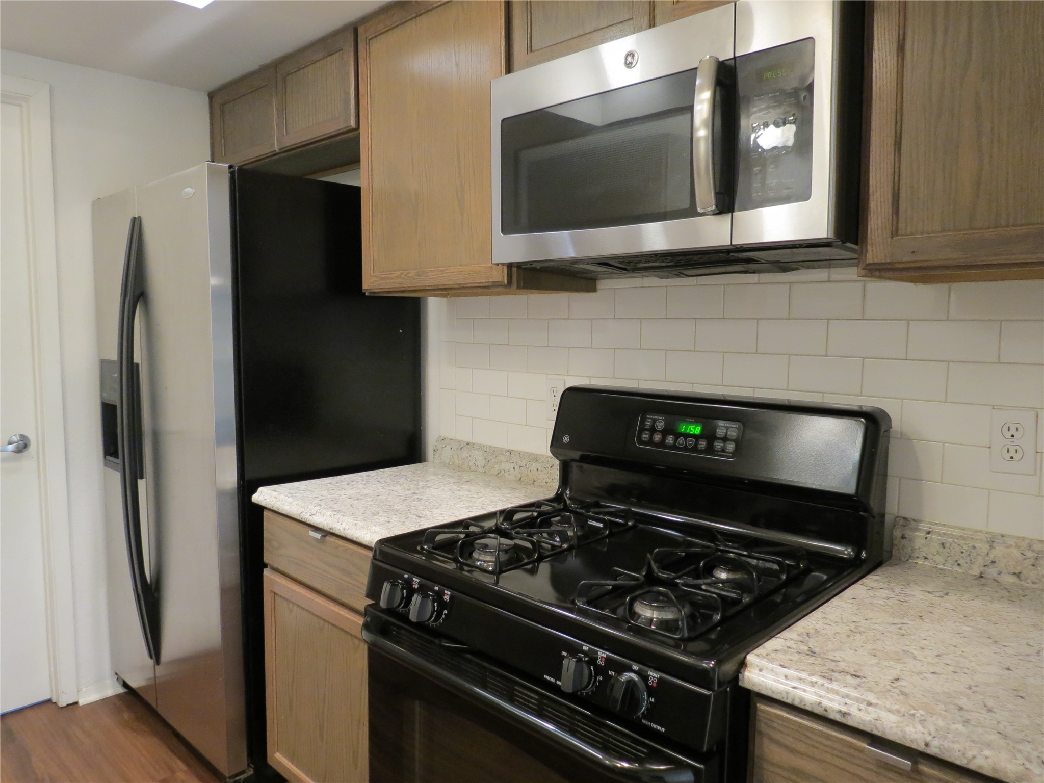 6803 Rearden Road Austin, TX 78745 - Photo 10 of 26