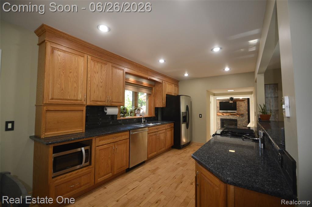 615 Willard Avenue Rochester Hills, MI 48307 - Photo 11 of 30