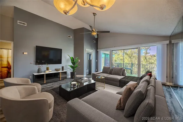 $239,000 | 98 Jonathan Drive, Unit 4C, Lake Ozark, MO 65049