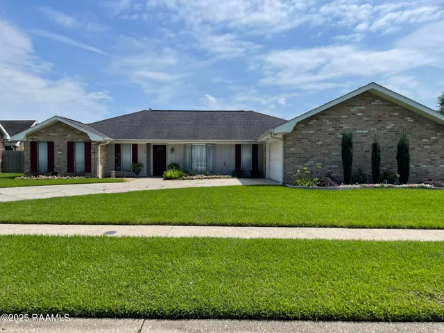 $318,000 | 409 West Governor Miro Drive, Lafayette, LA 70506