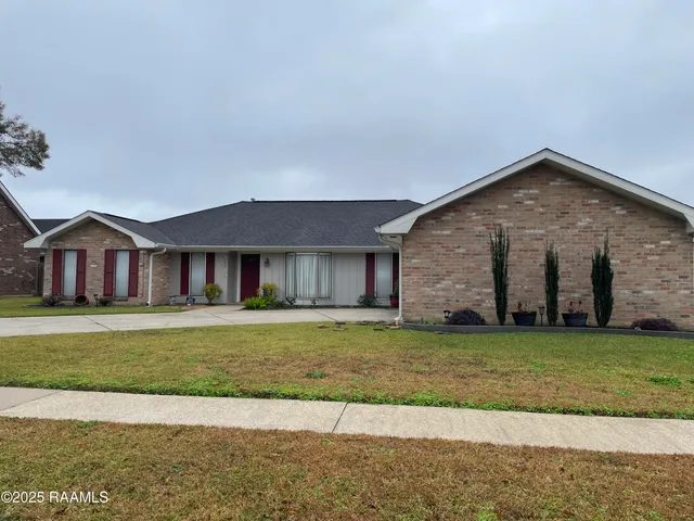$318,000 | 409 West Governor Miro Drive, Lafayette, LA 70506