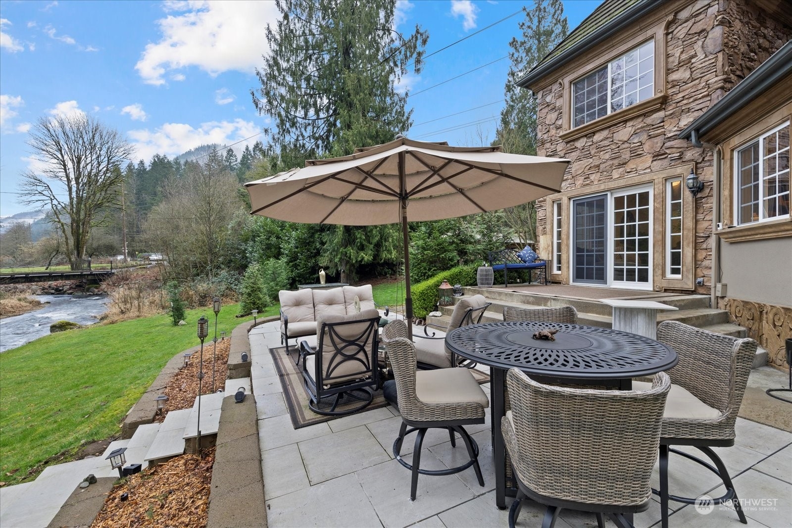 12815 Issaquah-Hobart Road Southeast Issaquah, WA 98027 - Photo 30 of 39