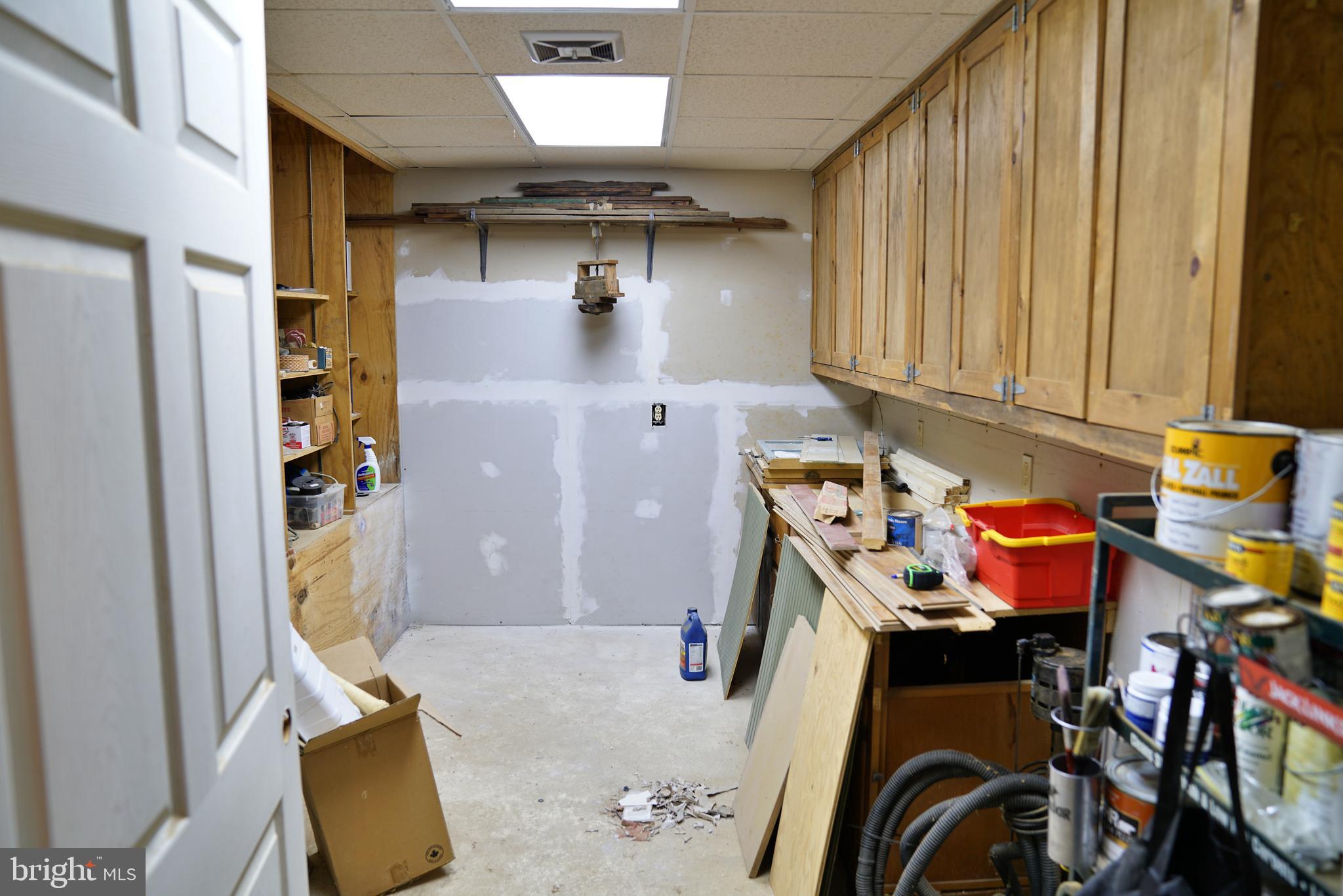 2182 Millersville Road Lancaster, PA 17603 - Photo 22 of 30 Paintshop