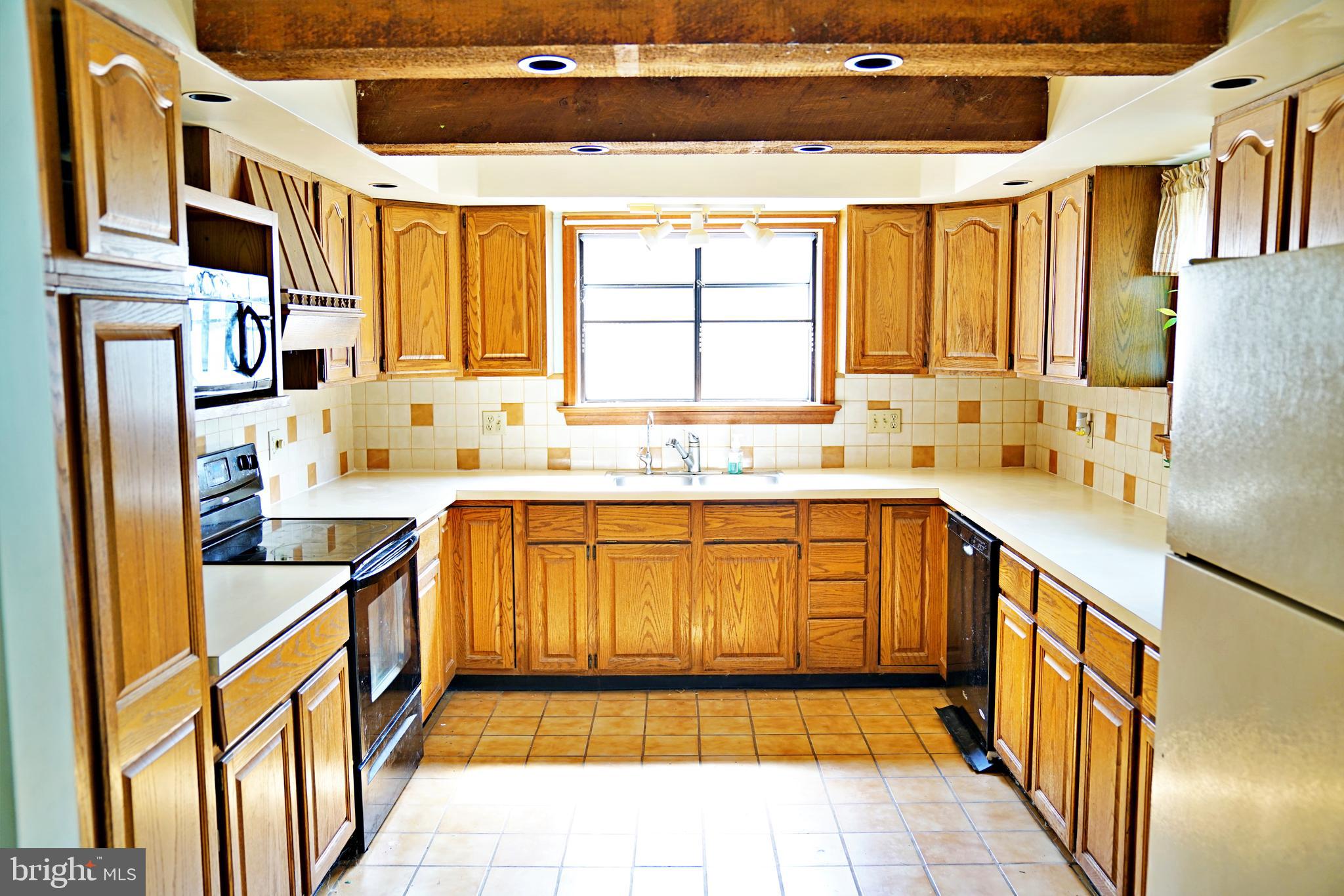 2182 Millersville Road Lancaster, PA 17603 - Photo 7 of 30 Gallery Image 7