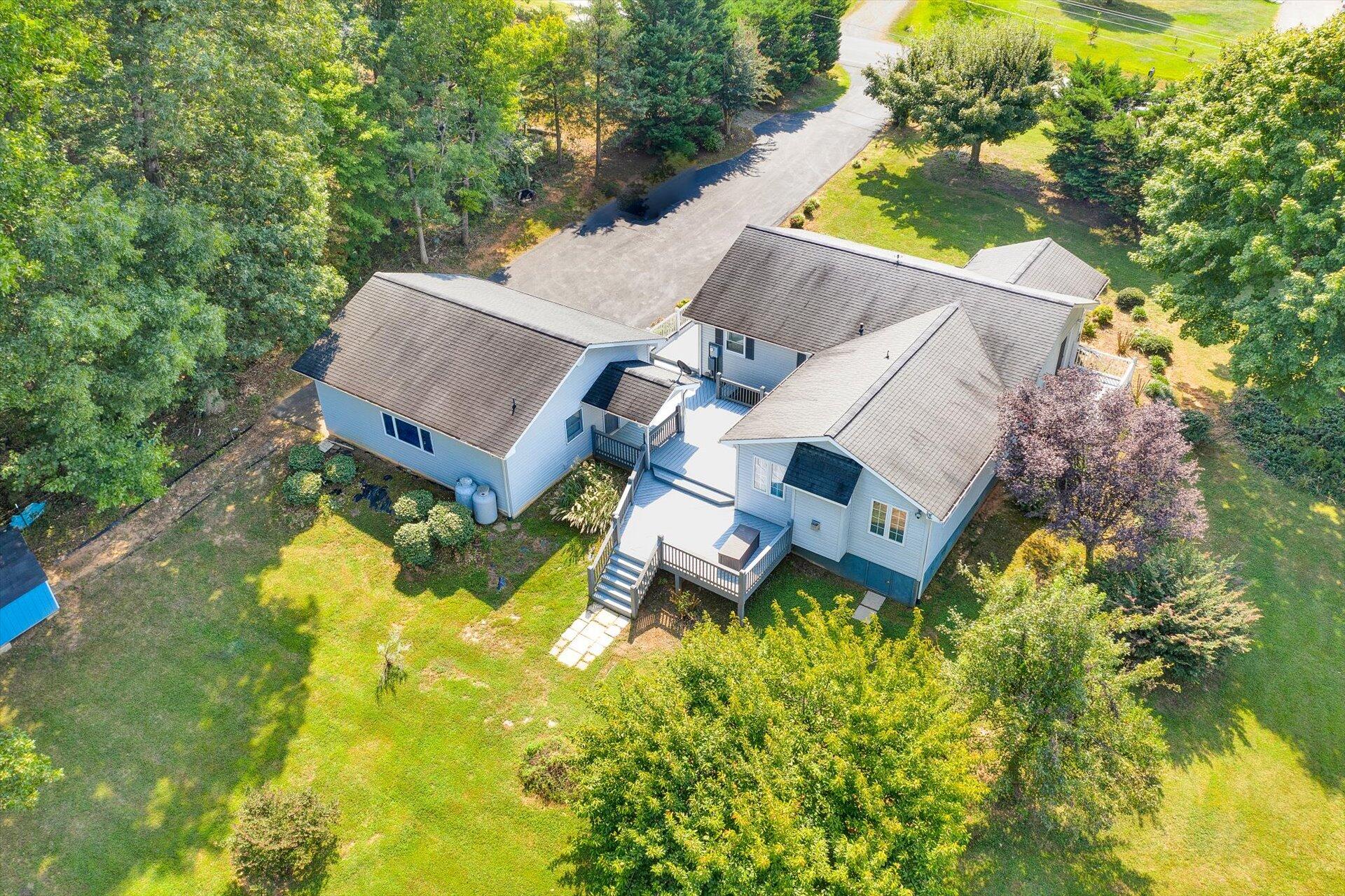 6114 White House Road Moneta, VA 24121 - Photo 21 of 35 21-091420210060